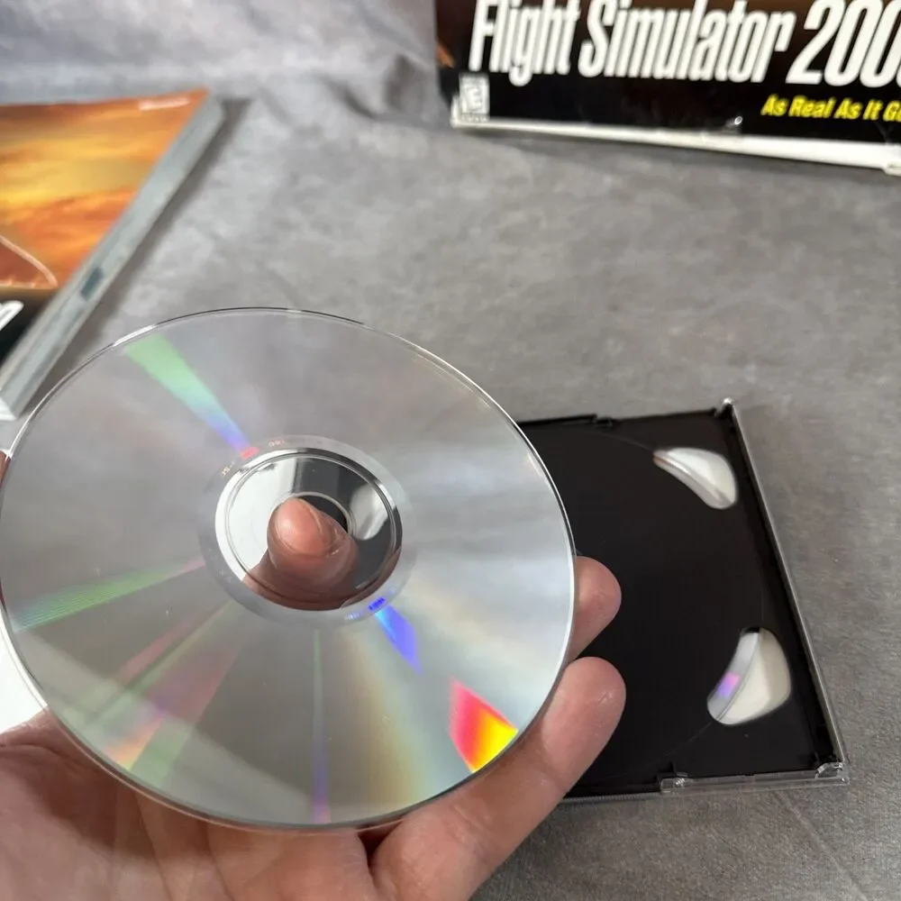 Microsoft Flight Simulator 2000 - Vintage PC Game Complete In Box.